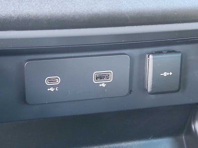 2023 Land Rover Defender 110 X-Dynamic SE AWD