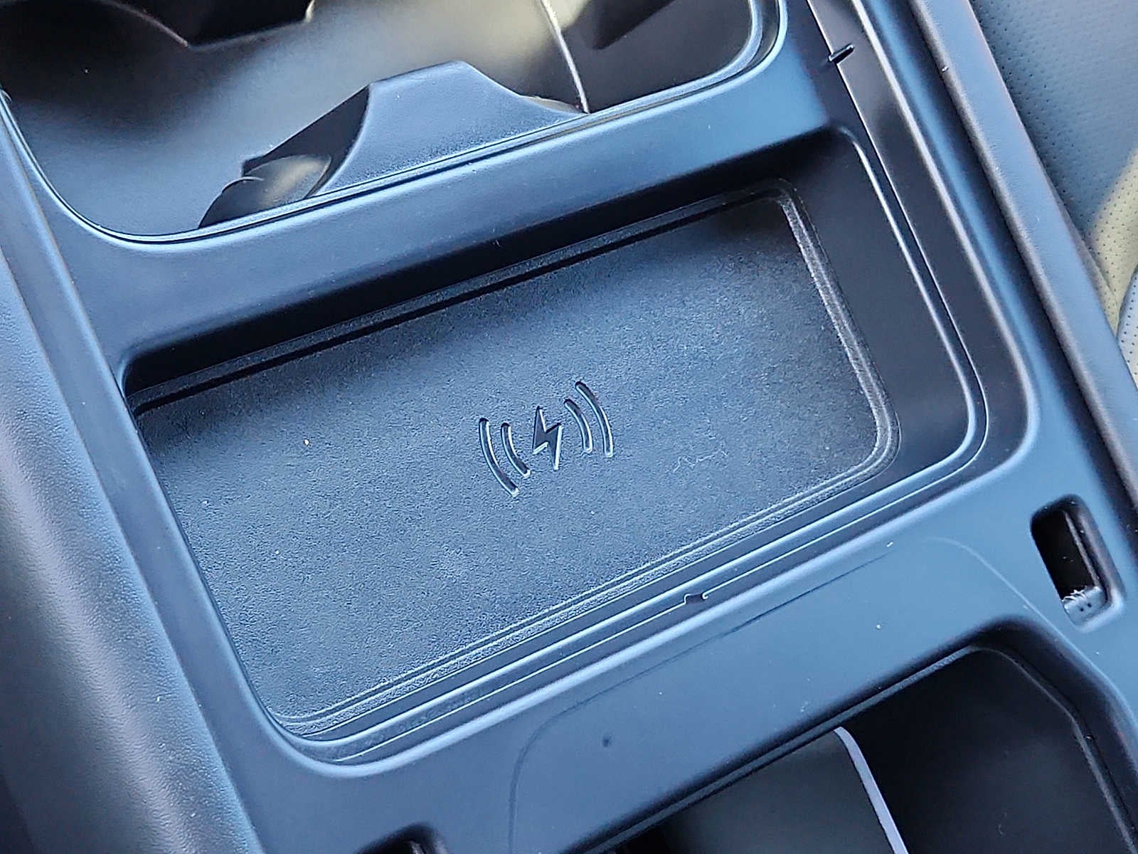 2023 Land Rover Defender 110 X-Dynamic SE AWD