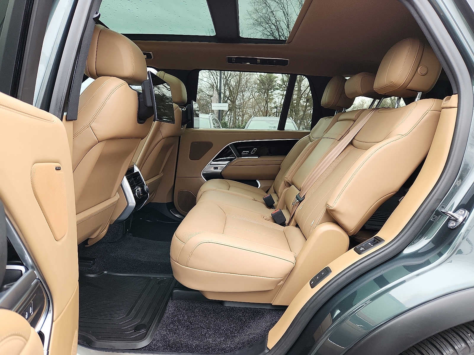 2024 Land Rover Range Rover P400 SE LWB 7 Seat