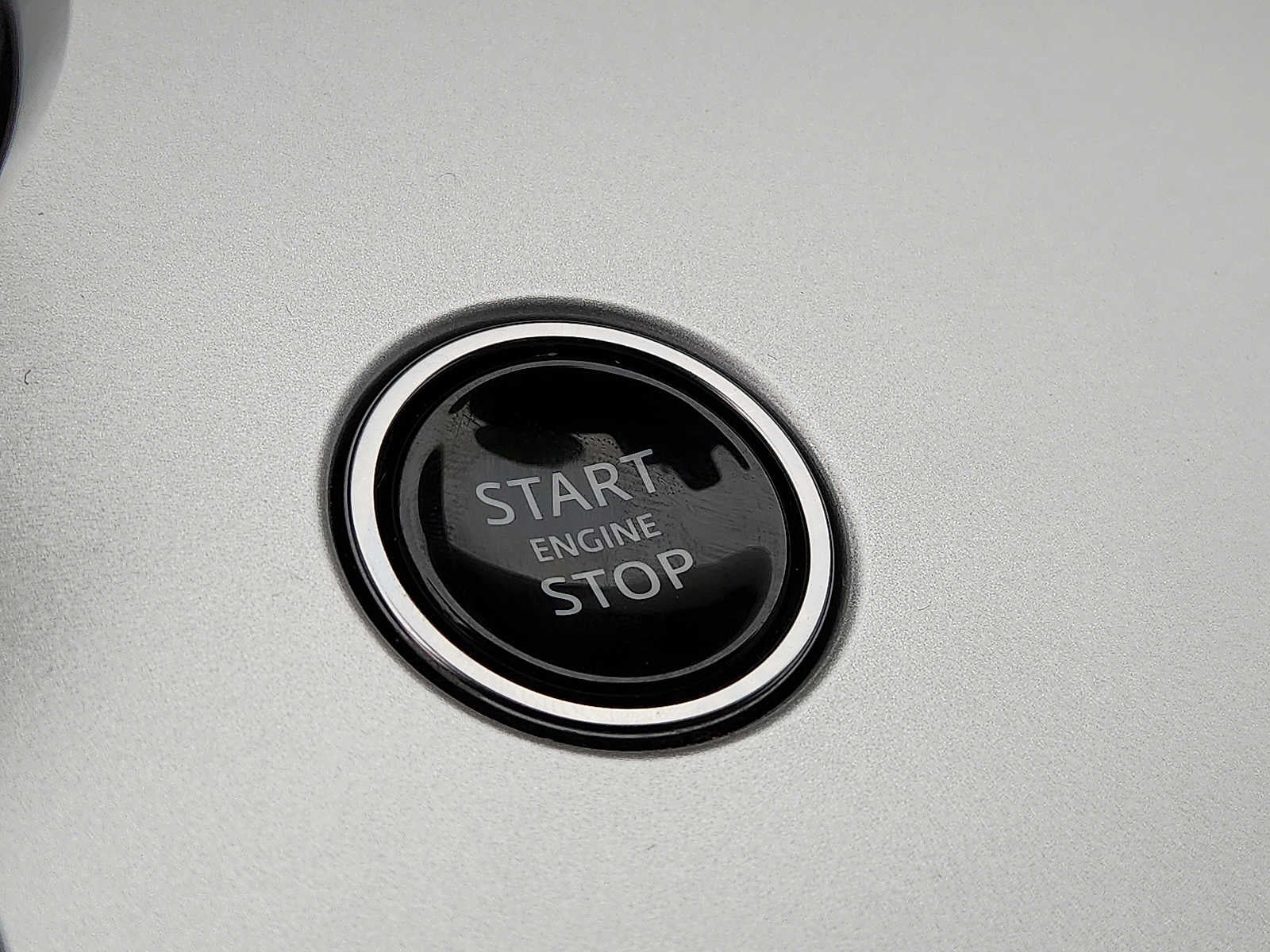 2024 Land Rover Range Rover P400 SE LWB 7 Seat