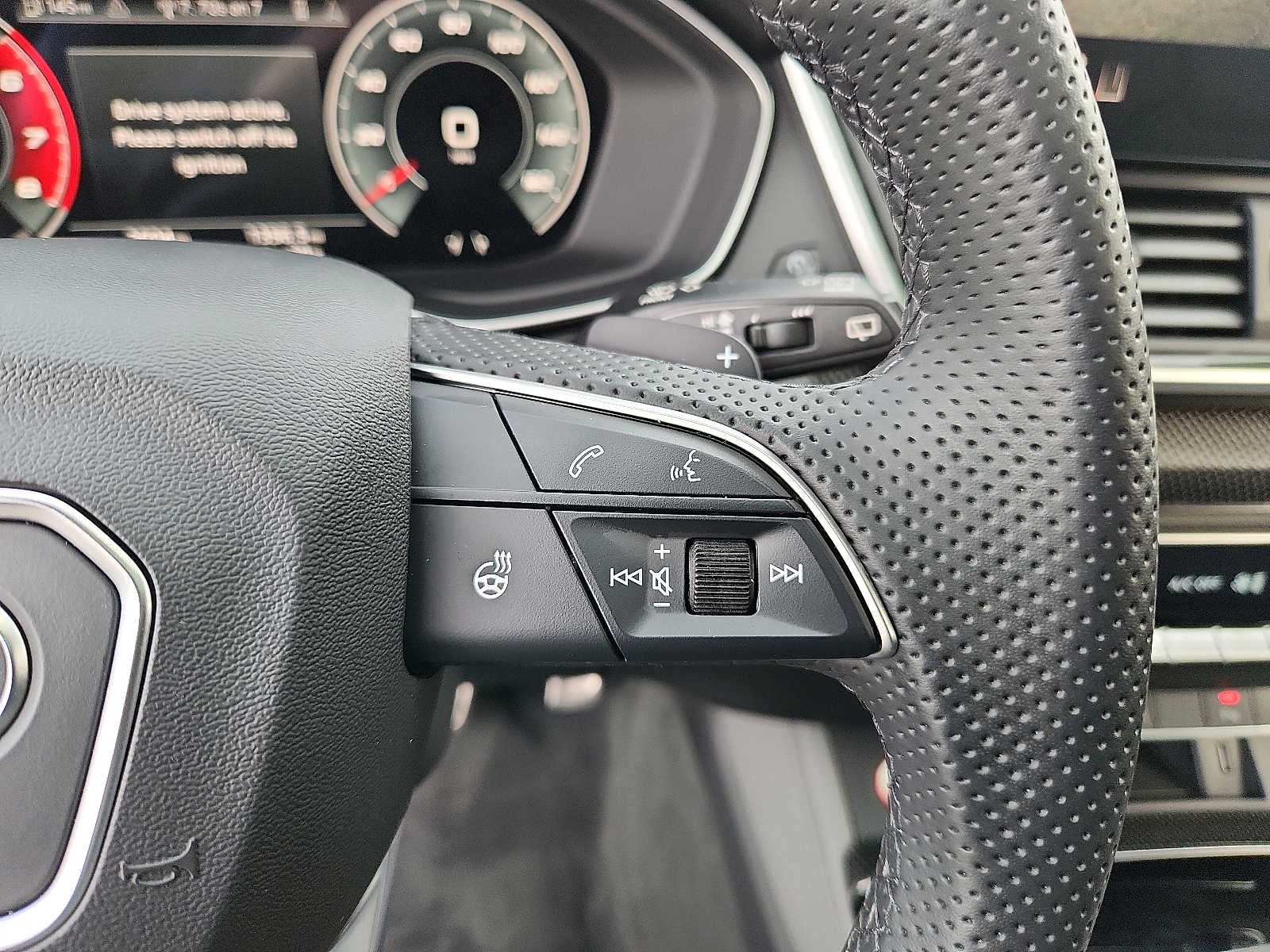 2025 Audi SQ5 Premium Plus 3.0 TFSI quattro