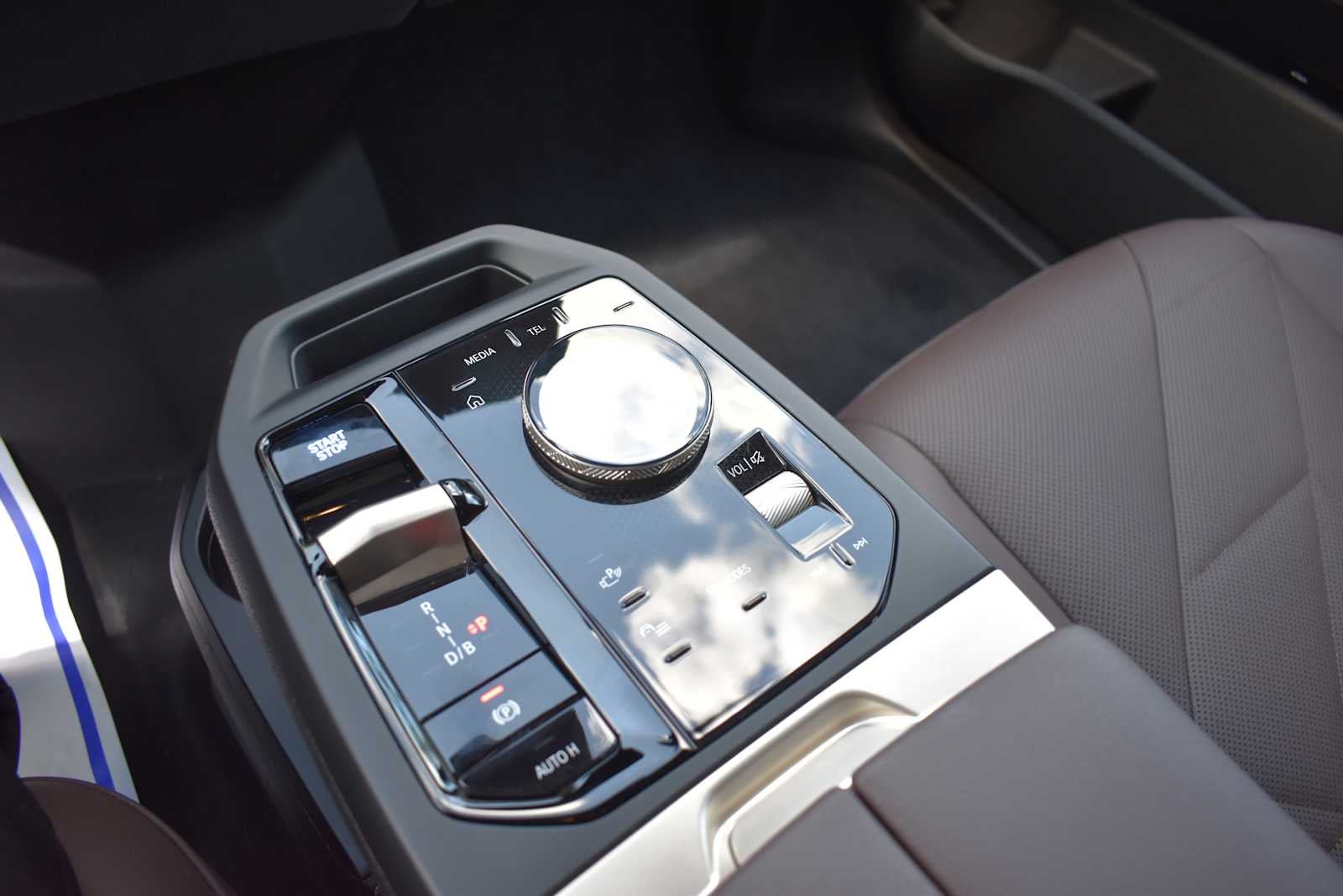 2024 BMW iX xDrive50 Sports Activity Vehicle