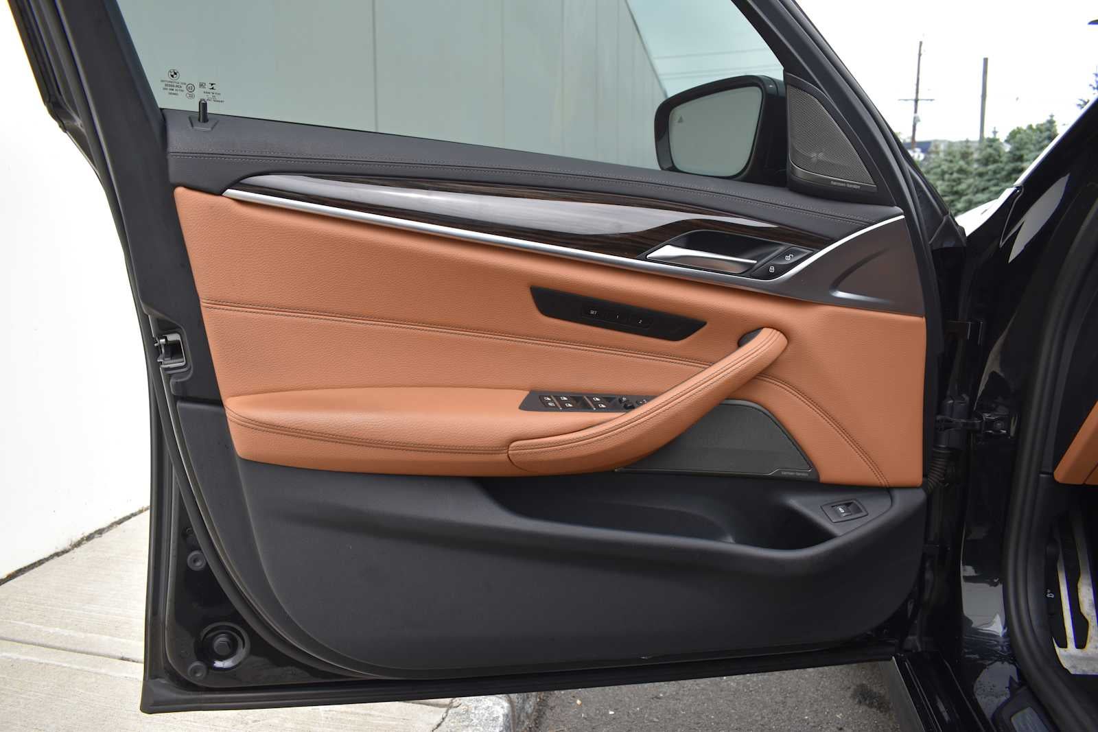 2023 BMW 5 Series M550i xDrive Sedan
