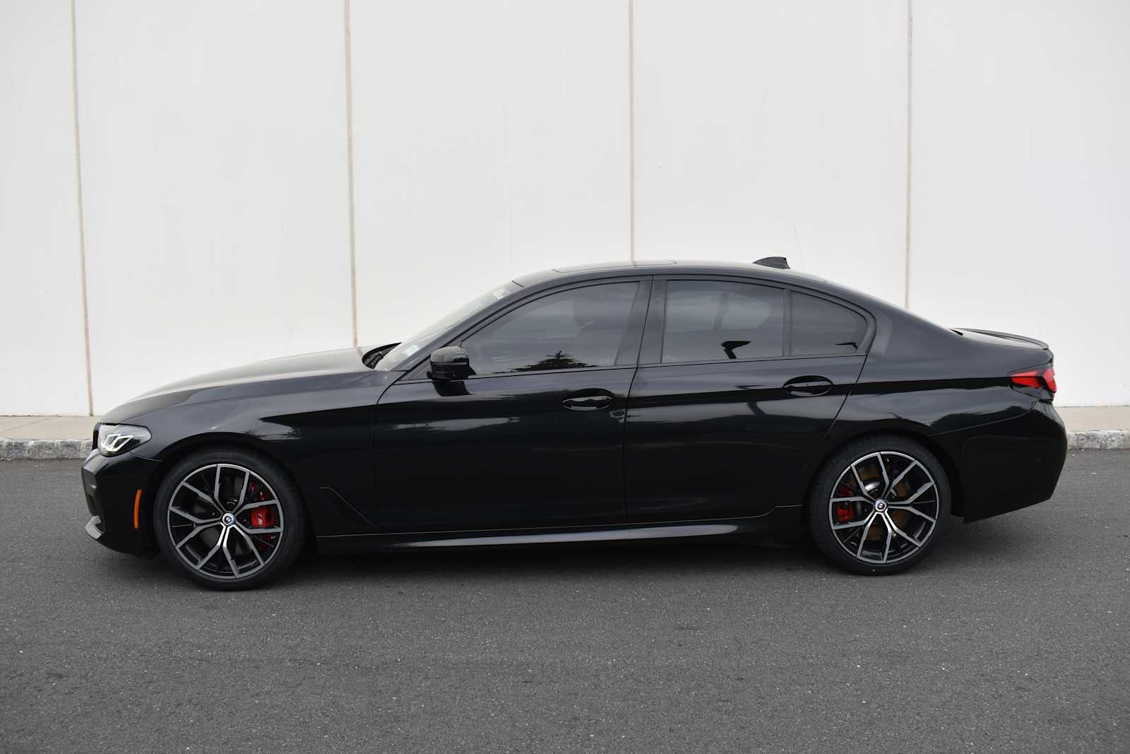 2023 BMW 5 Series M550i xDrive Sedan