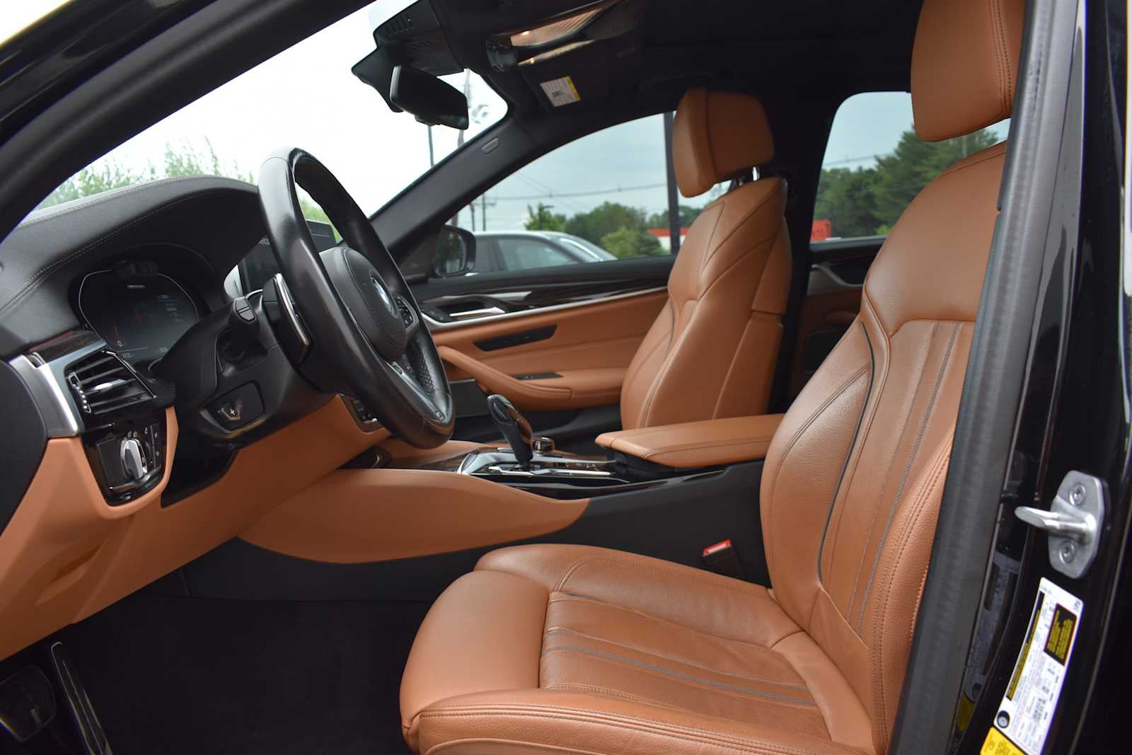 2023 BMW 5 Series M550i xDrive Sedan