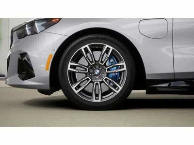 2026 BMW 5 Series 550e xDrive Sedan