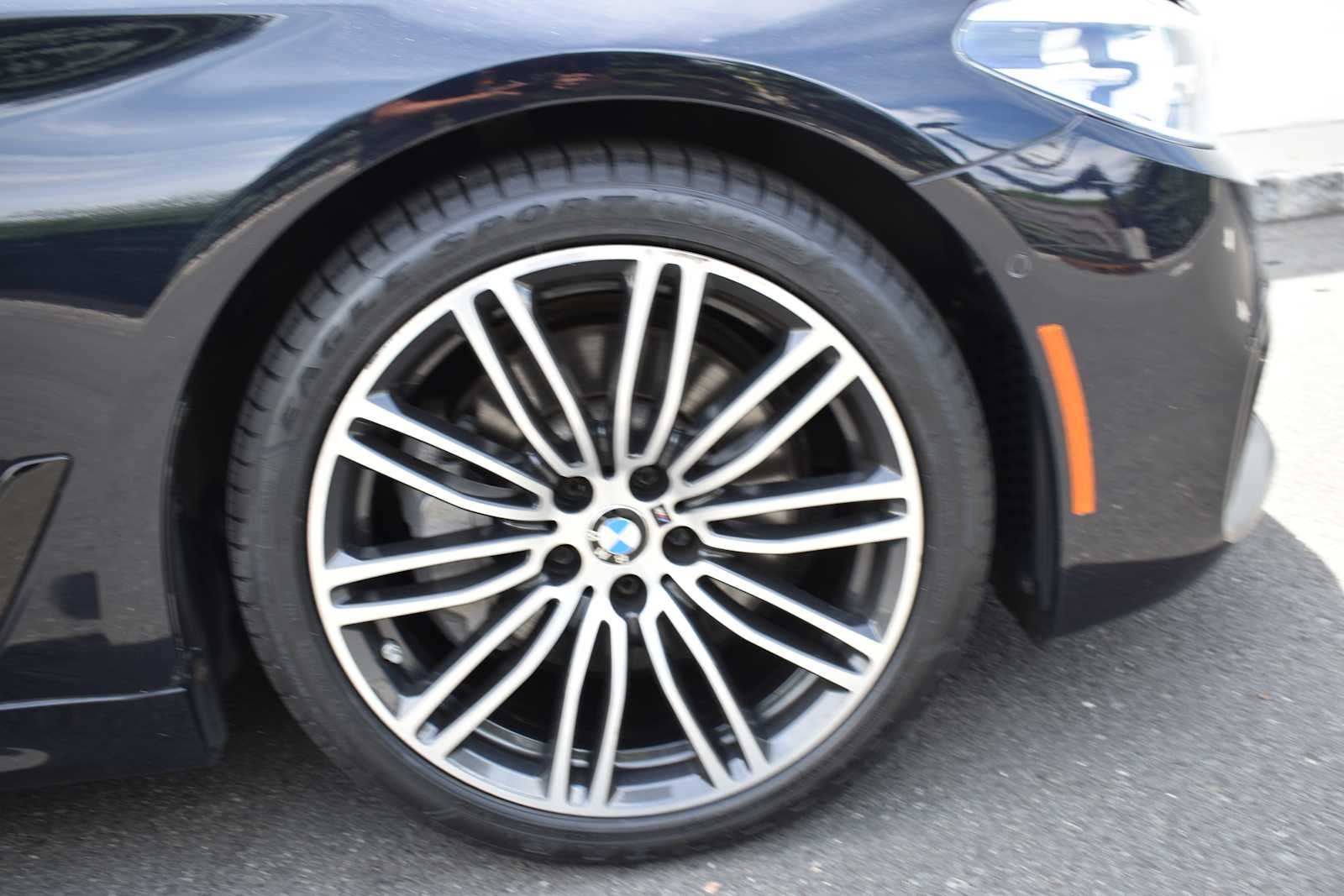 2019 BMW 5 Series 530i xDrive Sedan