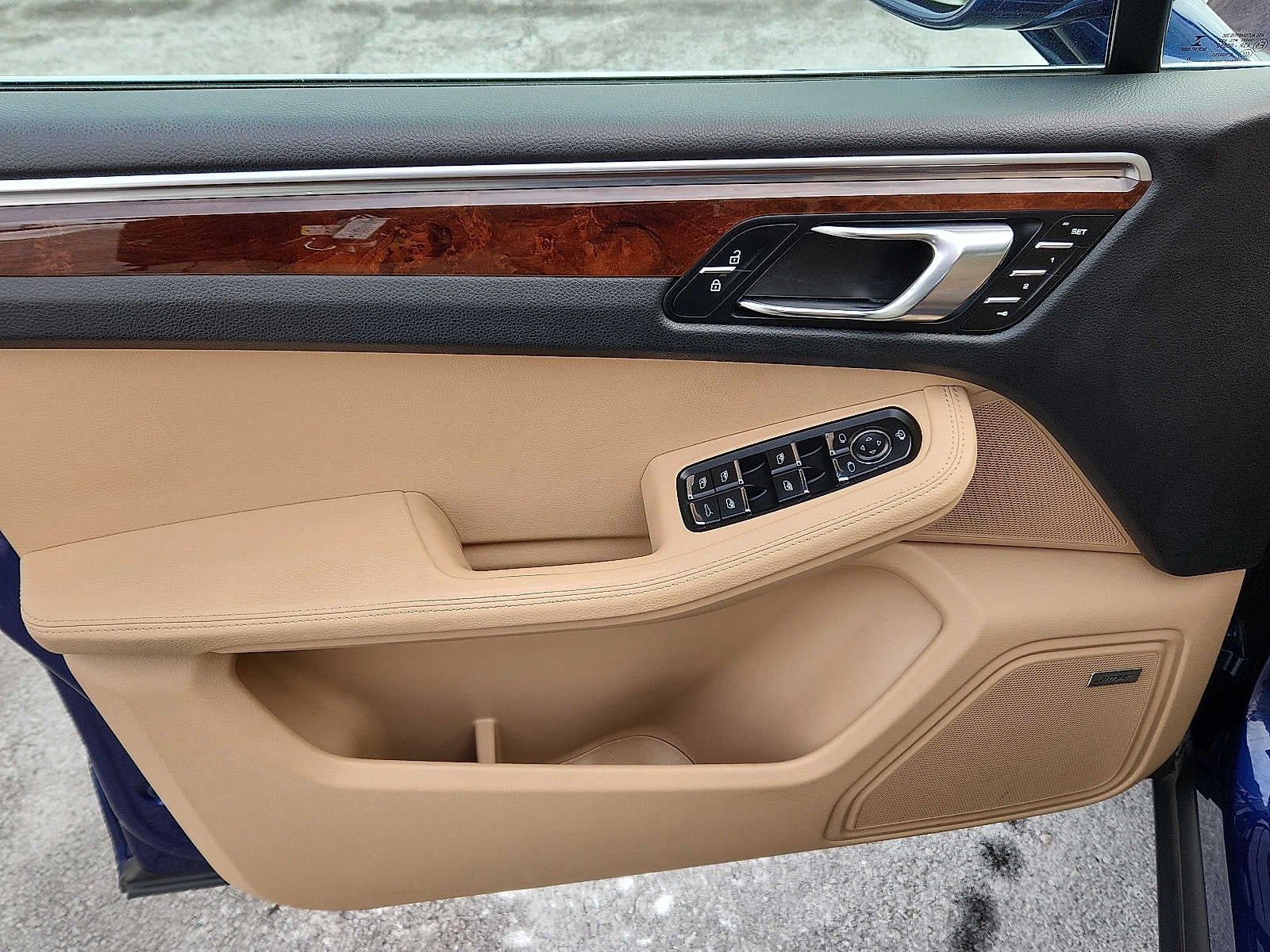 2023 Porsche Macan AWD