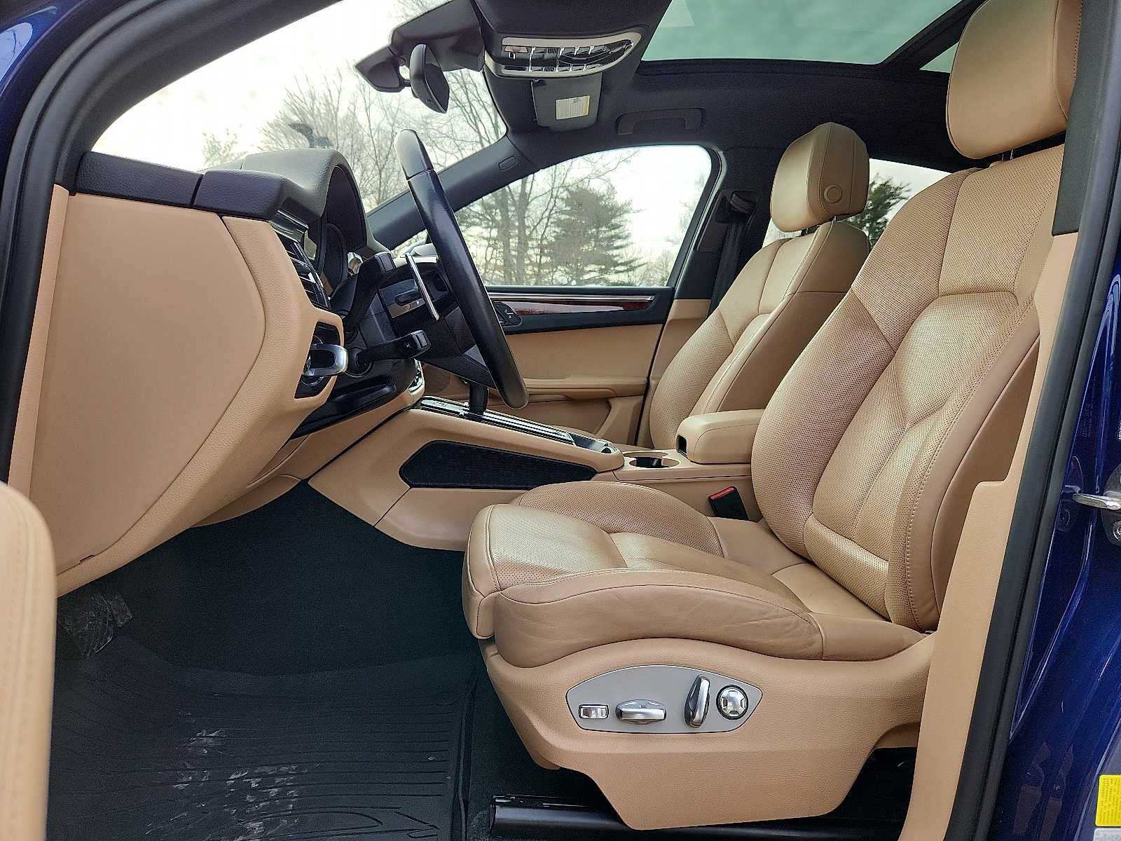 2023 Porsche Macan AWD