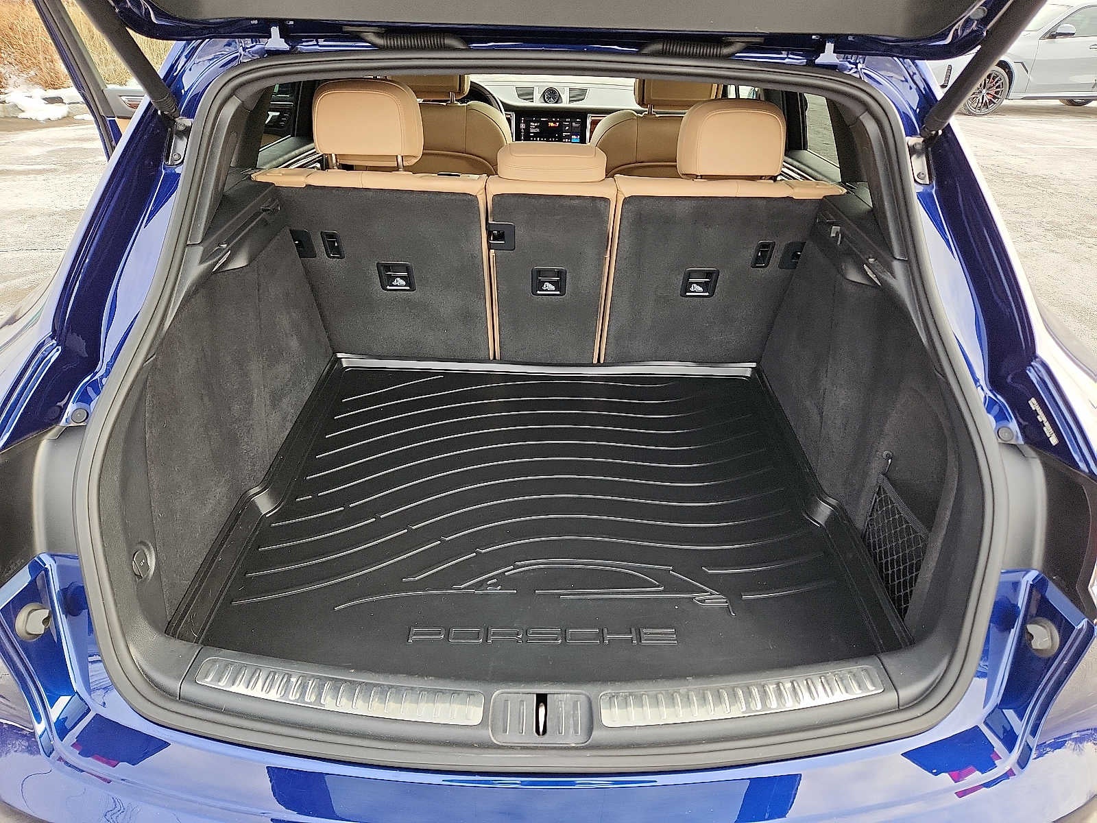 2023 Porsche Macan AWD