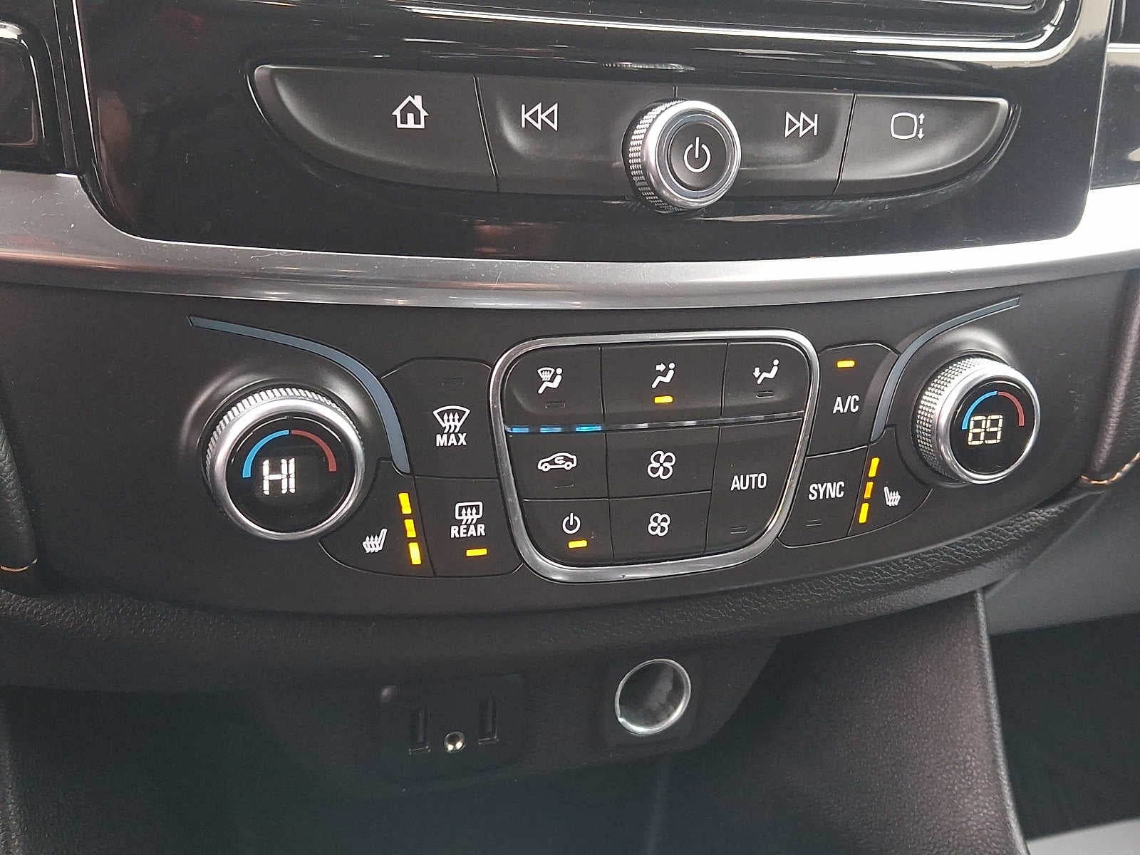 2021 Chevrolet Traverse AWD 4dr LT Cloth w/1LT