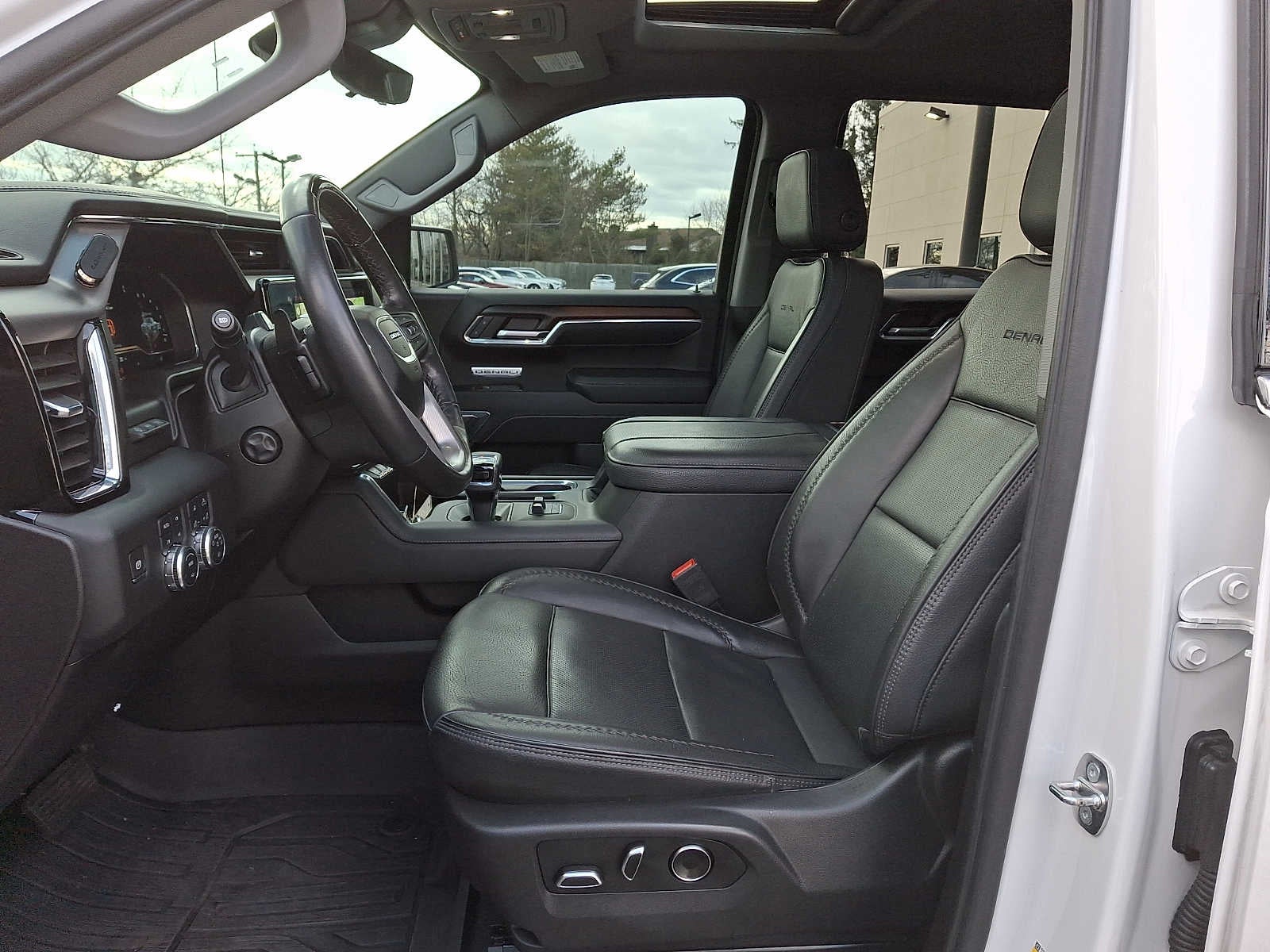 2024 GMC Sierra 1500 4WD Crew Cab 147 Denali