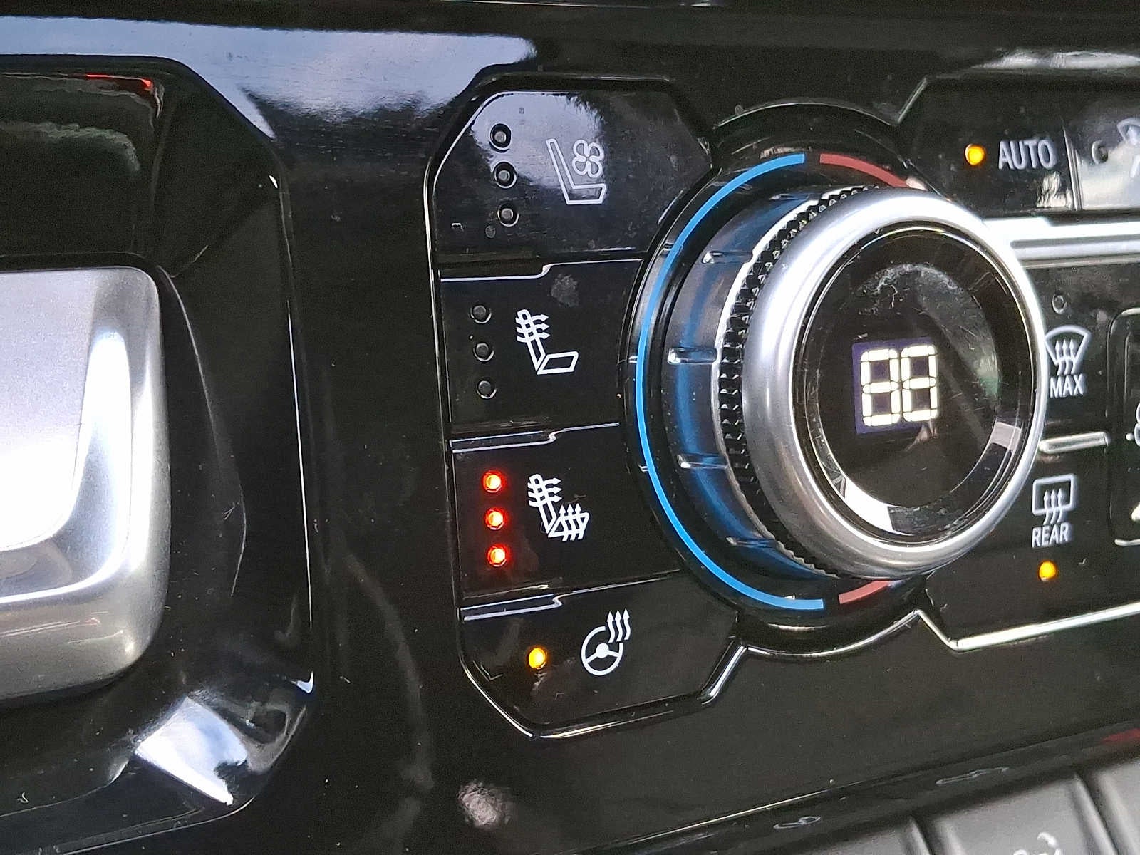 2024 GMC Sierra 1500 4WD Crew Cab 147 Denali