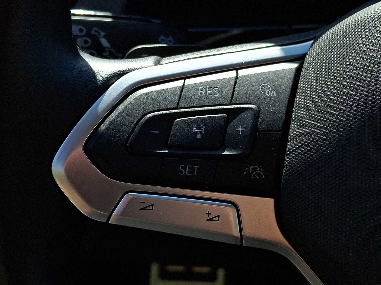 2025 Volkswagen Atlas 2.0T Peak Edition 4MOTION