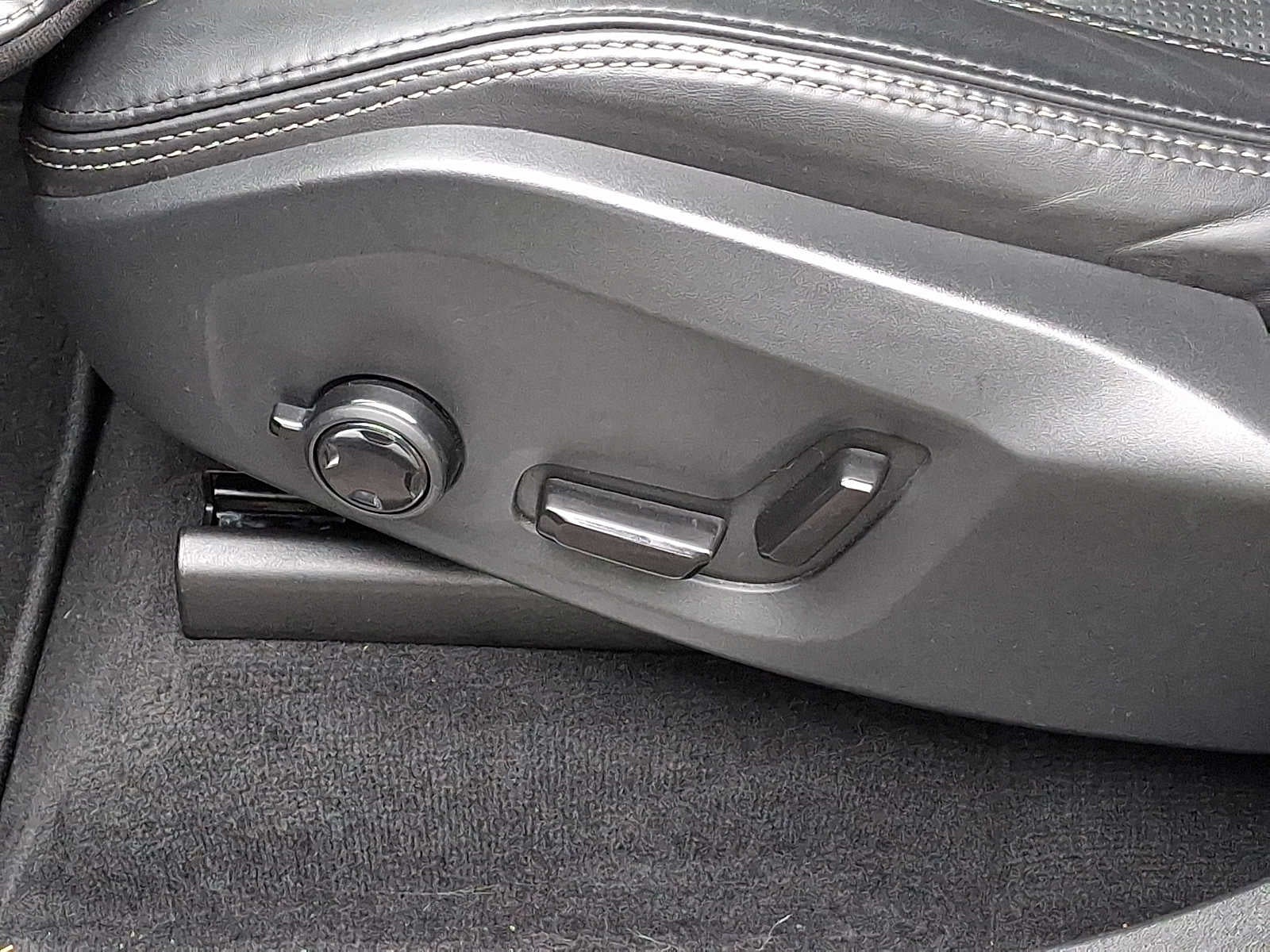 2024 Volvo XC90 B6 AWD Ultimate Bright Theme 7P
