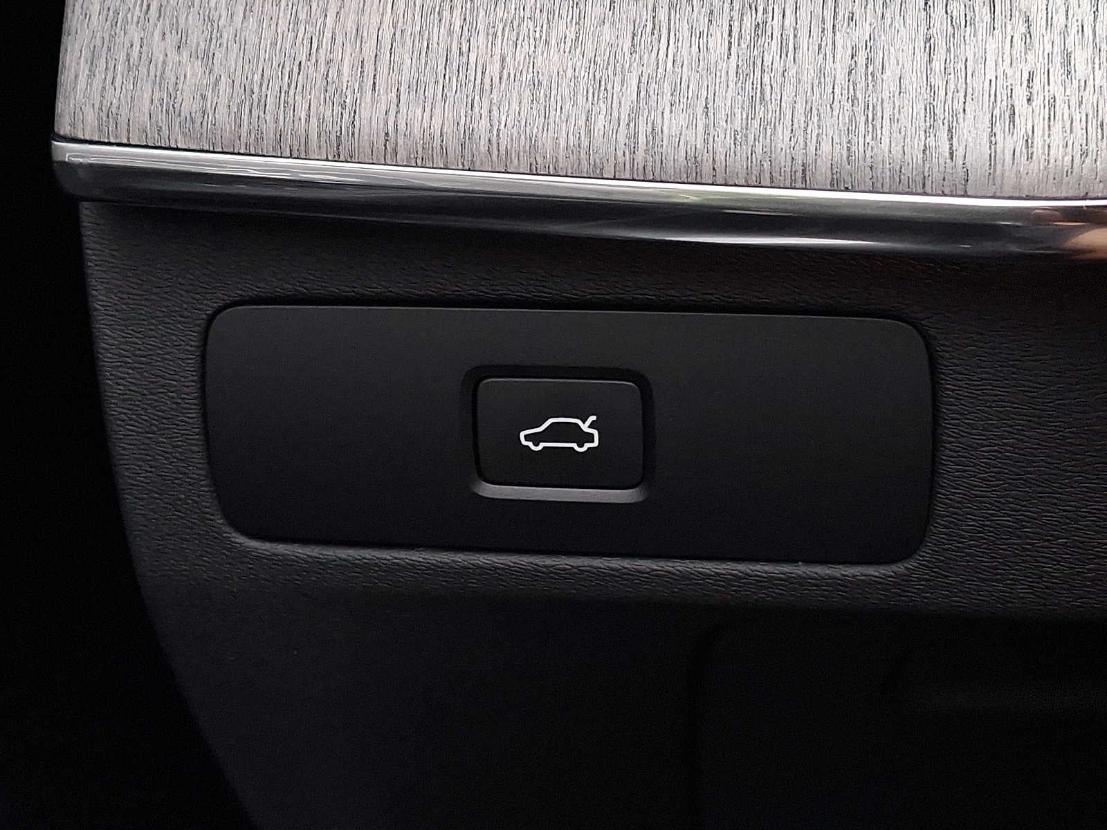 2024 Volvo XC90 B6 AWD Ultimate Bright Theme 7P