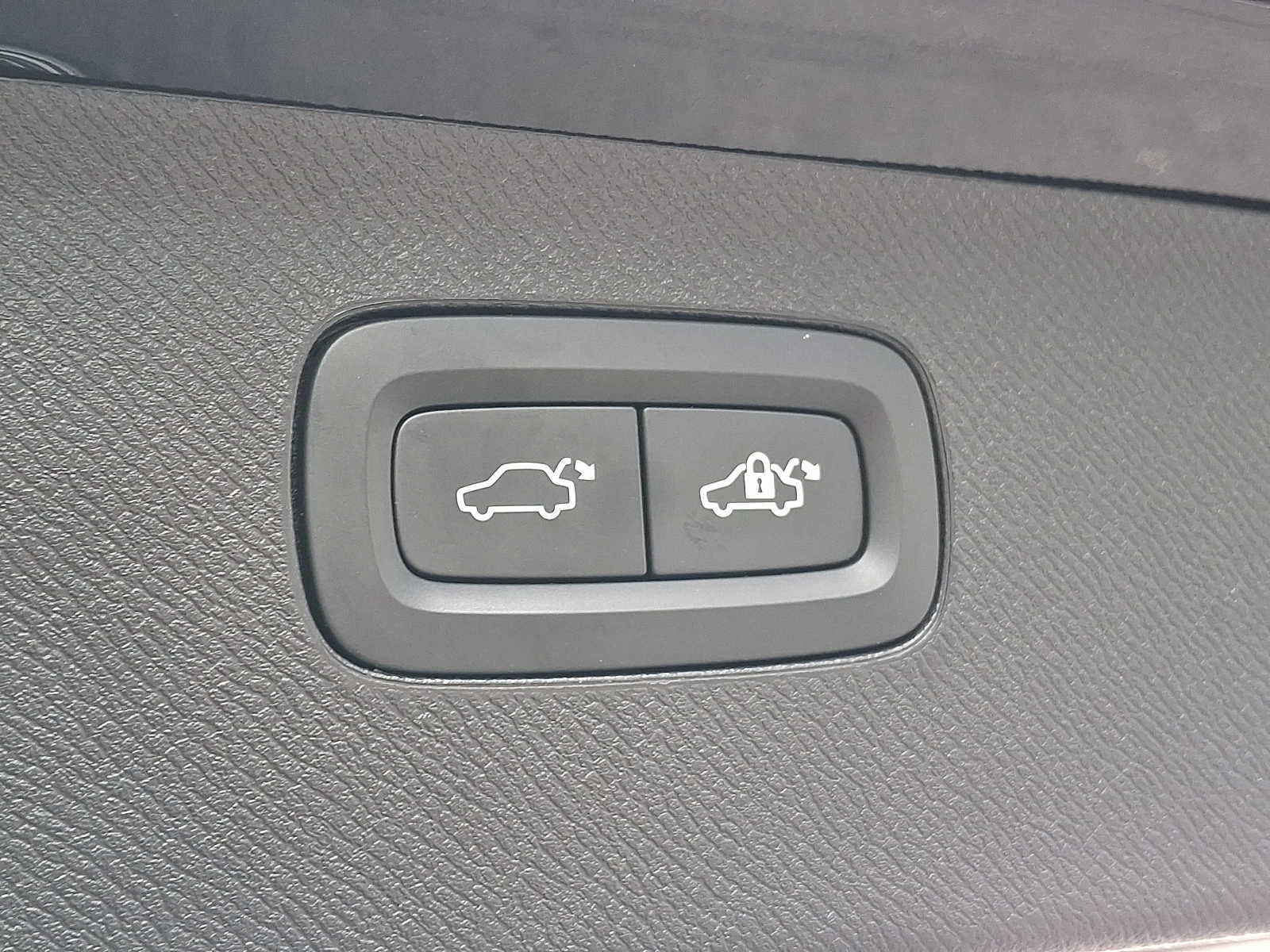 2024 Volvo XC90 B6 AWD Ultimate Bright Theme 7P