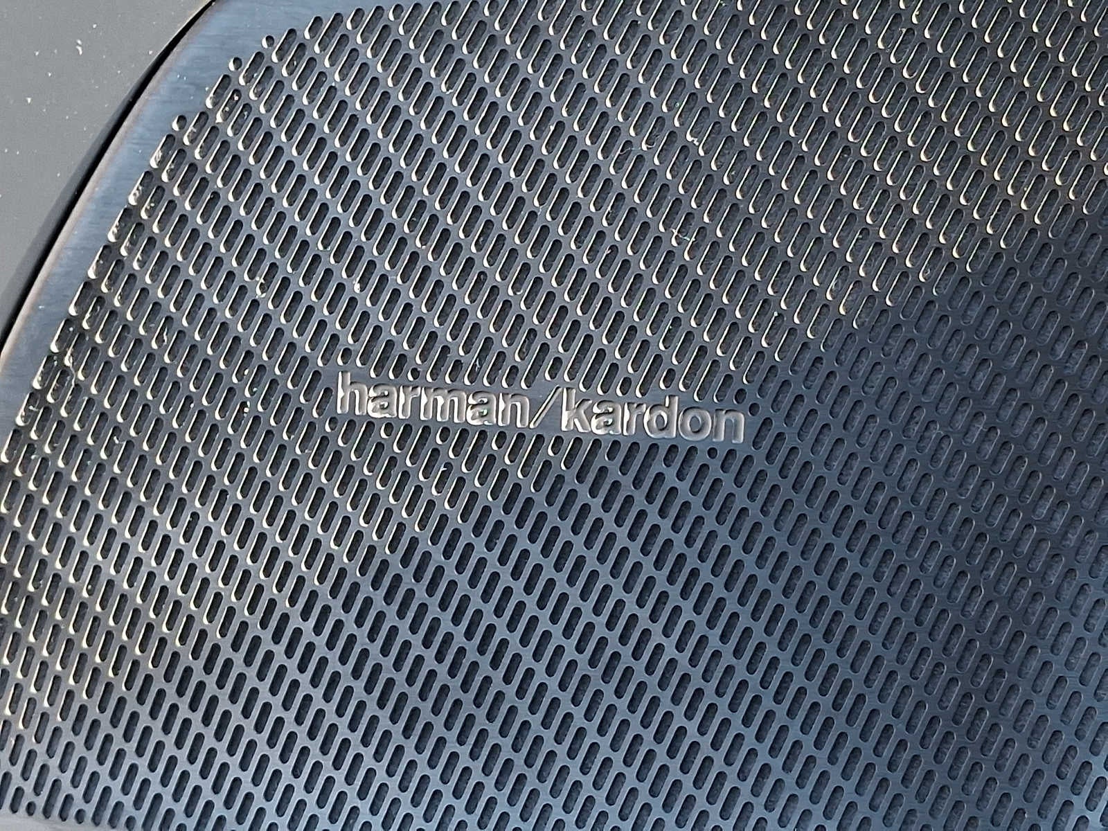 2024 Volvo XC60 Recharge Plug-In Hybrid T8 eAWD PHEV Ultimate Dark Theme