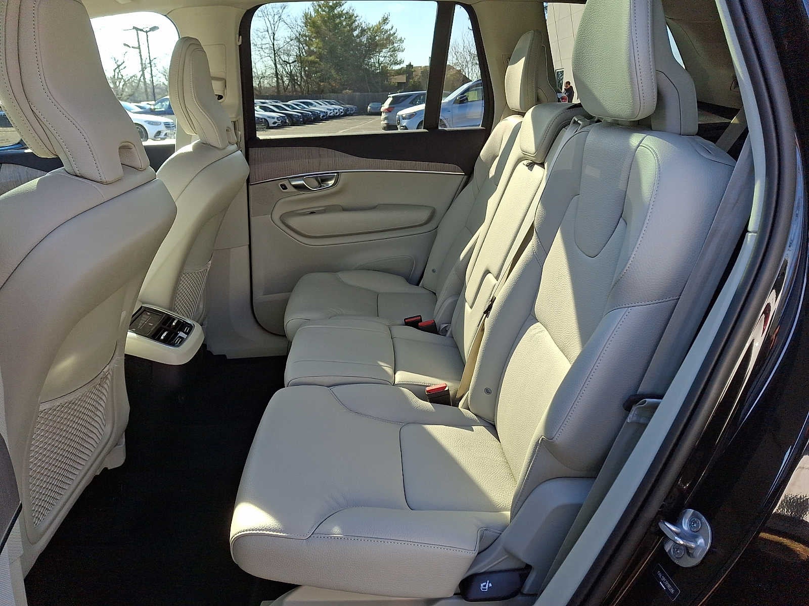 2024 Volvo XC90 B5 AWD Plus Bright Theme 7P