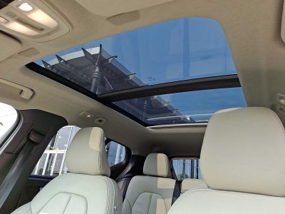 2023 Volvo XC40 B5 AWD Plus Bright Theme