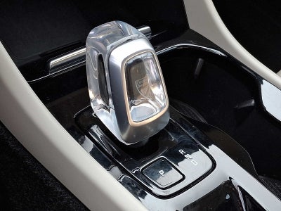 2023 Volvo XC40 B5 AWD Plus Bright Theme
