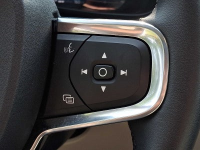 2023 Volvo XC40 B5 AWD Plus Bright Theme