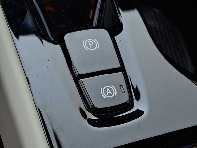 2023 Volvo XC40 B5 AWD Plus Bright Theme