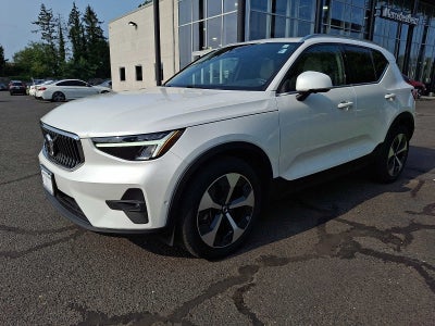 2023 Volvo XC40 B5 AWD Plus Bright Theme