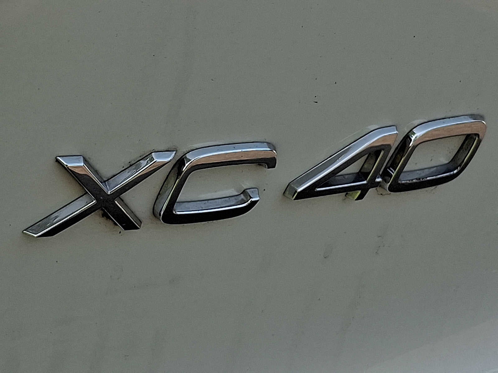 2023 Volvo XC40 B5 AWD Plus Bright Theme