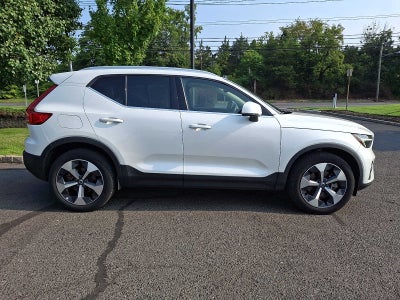 2023 Volvo XC40 B5 AWD Plus Bright Theme