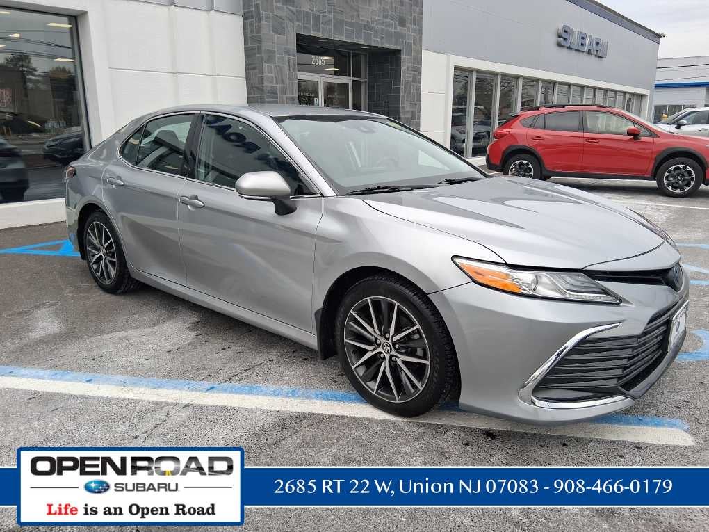2023 Toyota Camry Hybrid XLE