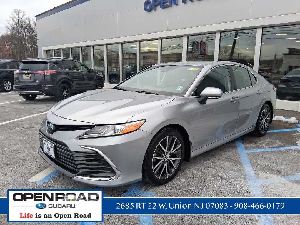 2023 Toyota Camry Hybrid XLE