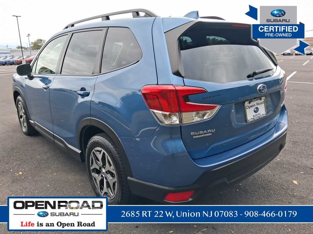2023 Subaru Forester Premium