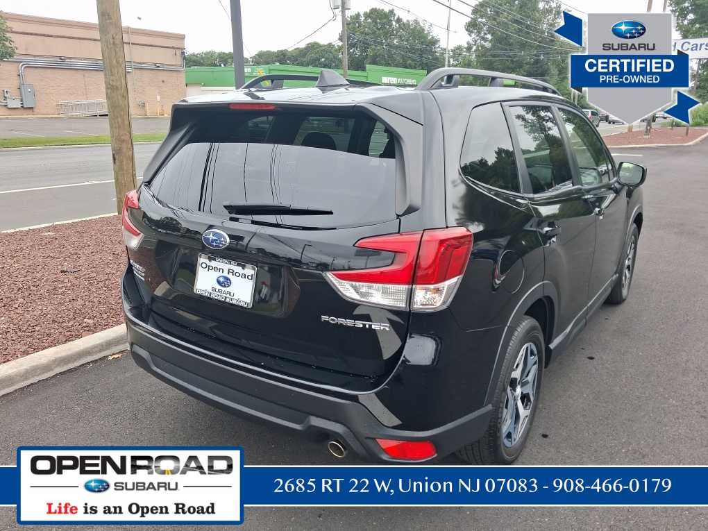 2023 Subaru Forester Premium