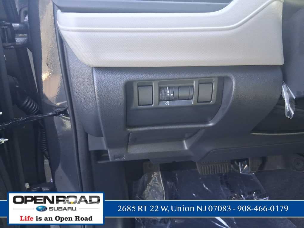 2025 Subaru Forester Base