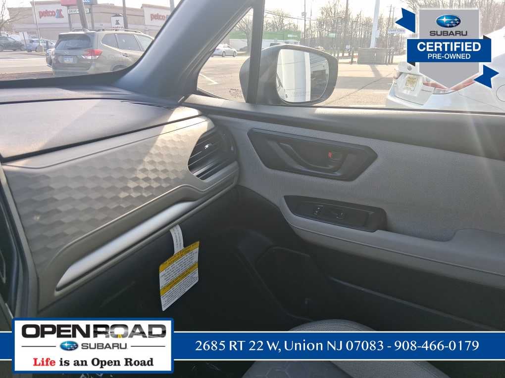 2025 Subaru Forester Base