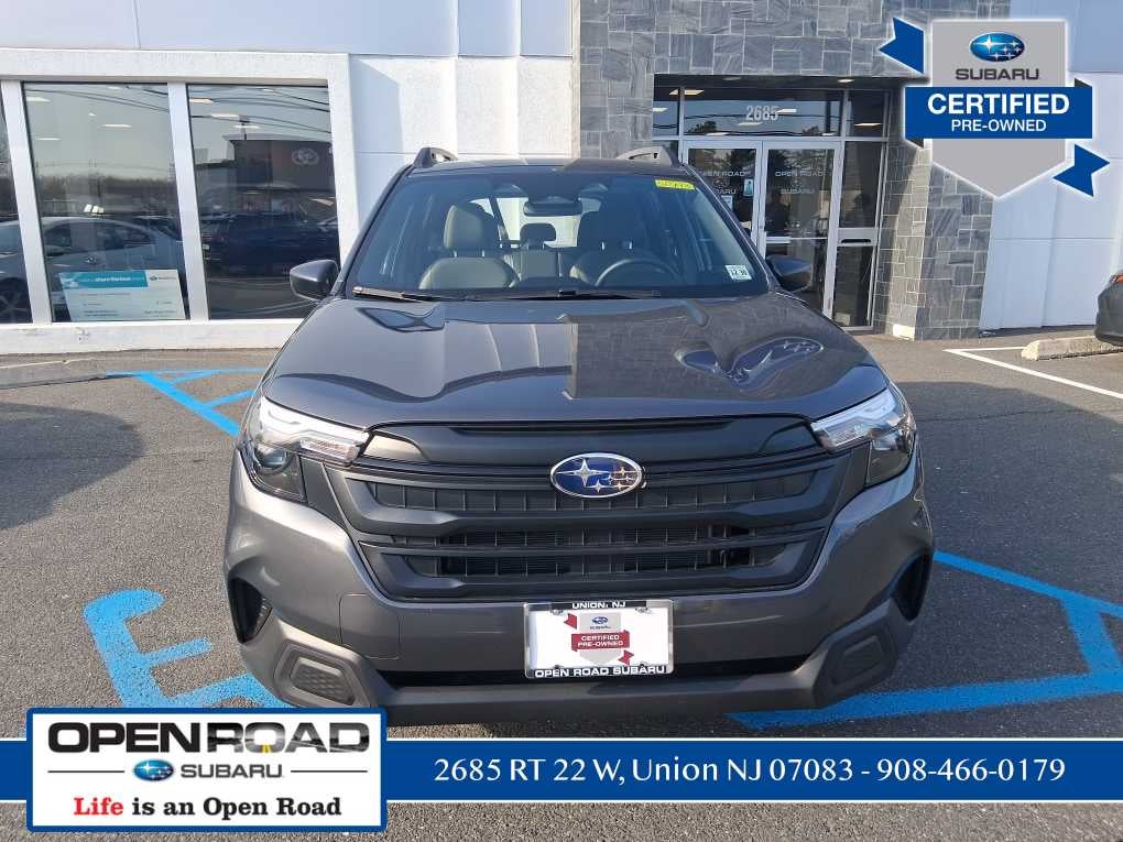 2025 Subaru Forester Base