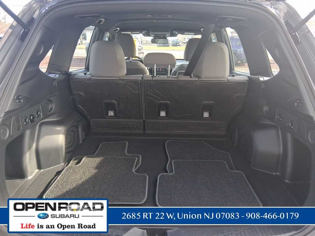 2025 Subaru Forester Base