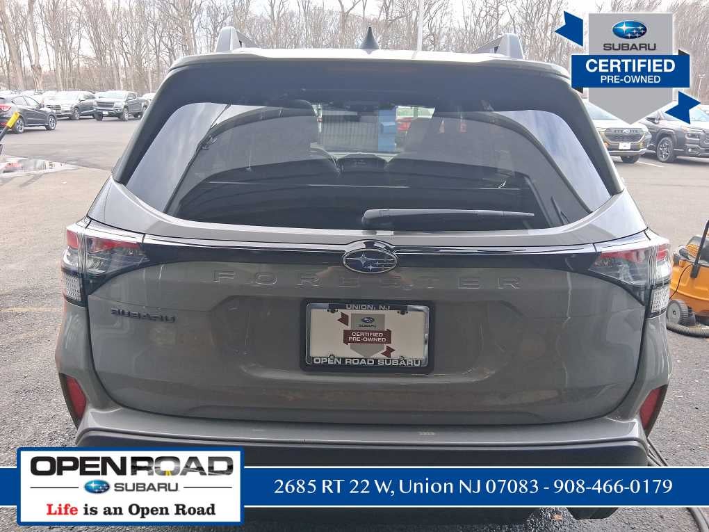 2025 Subaru Forester Premium