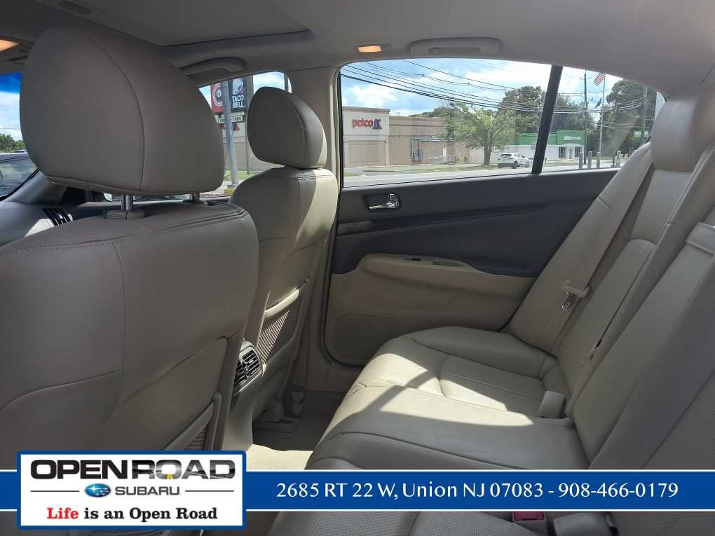 2012 INFINITI G37 Sedan x
