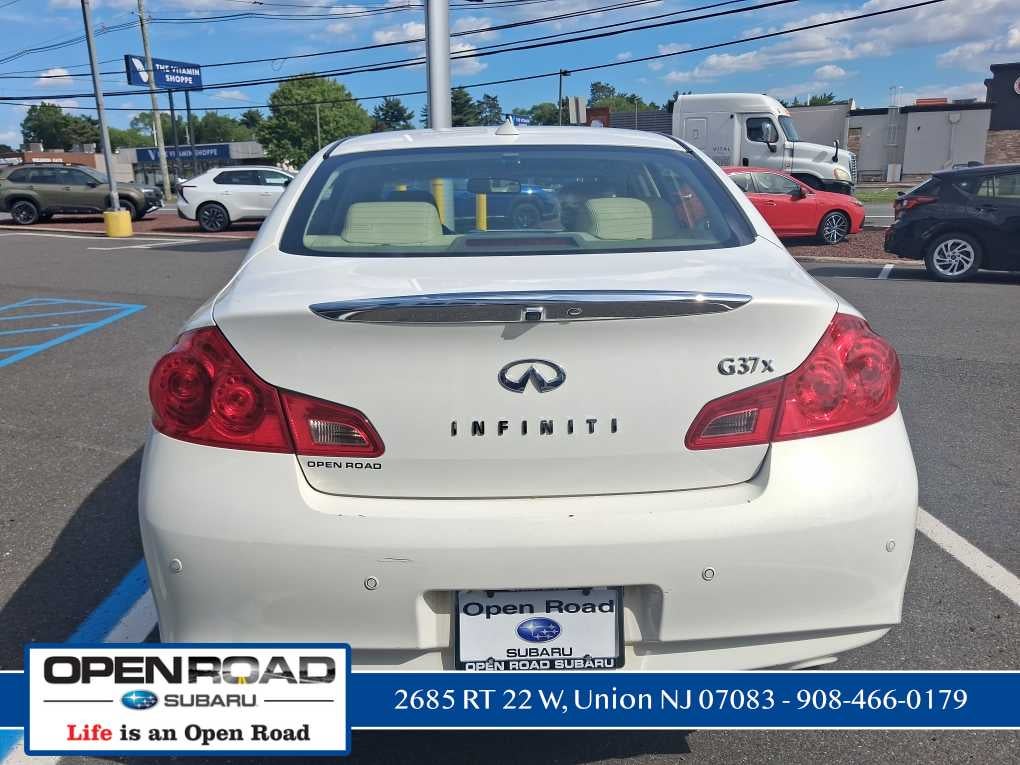 2012 INFINITI G37 Sedan x