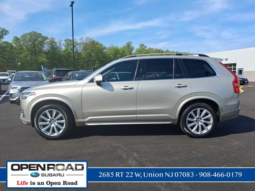 2017 Volvo XC90 Momentum