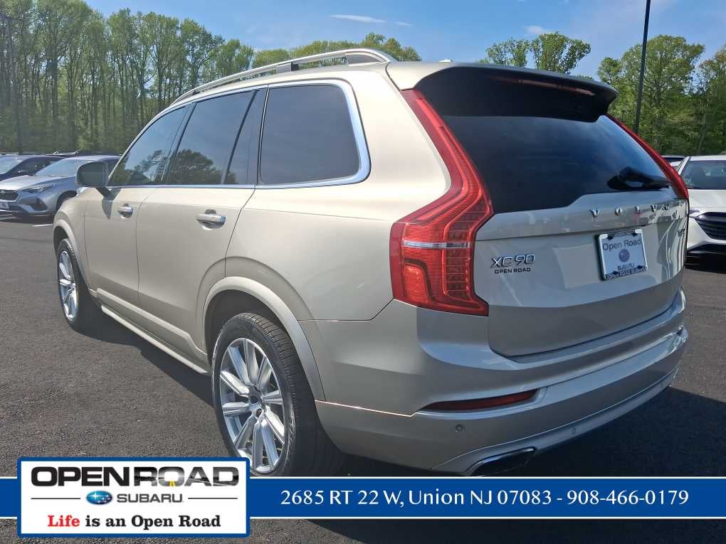 2017 Volvo XC90 Momentum