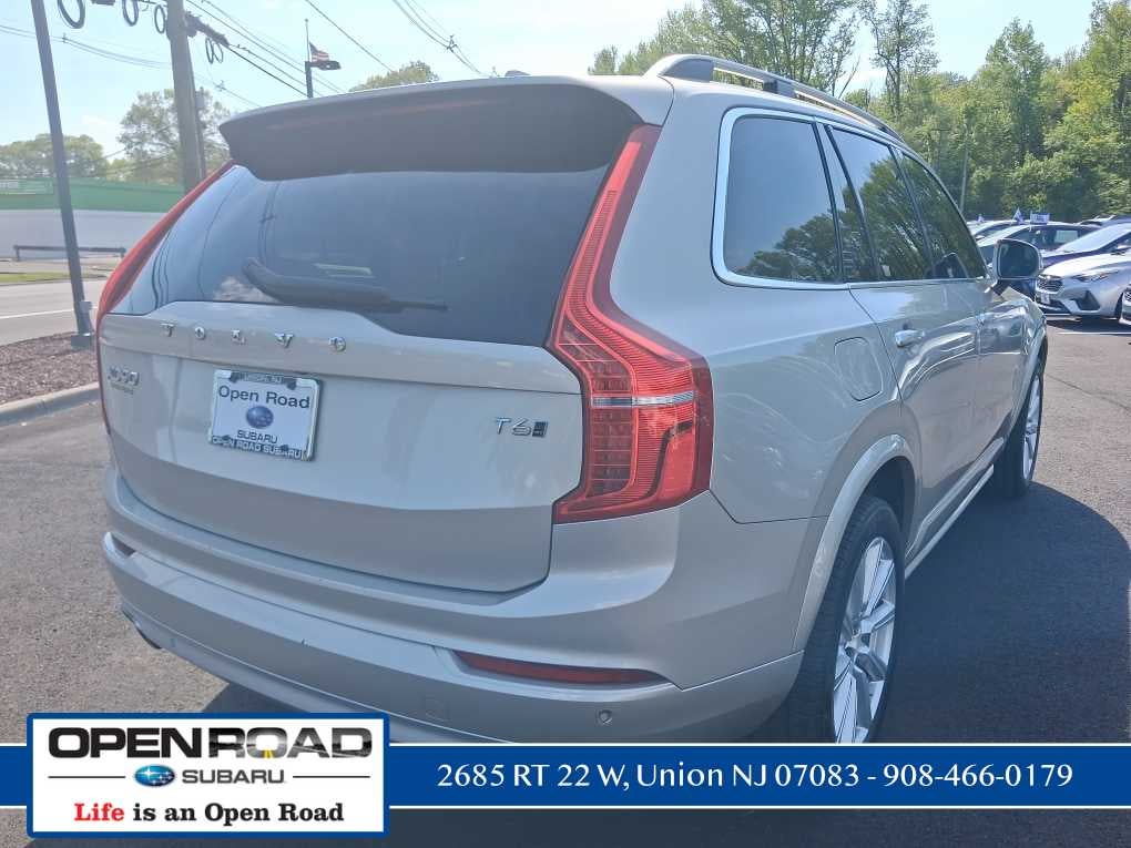 2017 Volvo XC90 Momentum
