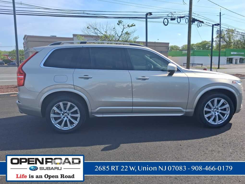 2017 Volvo XC90 Momentum