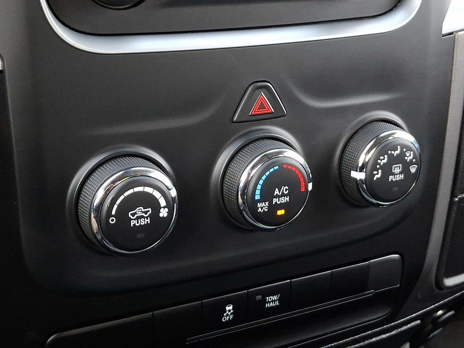 2024 RAM 1500 Classic SLT 4x4 Quad Cab 64 Box