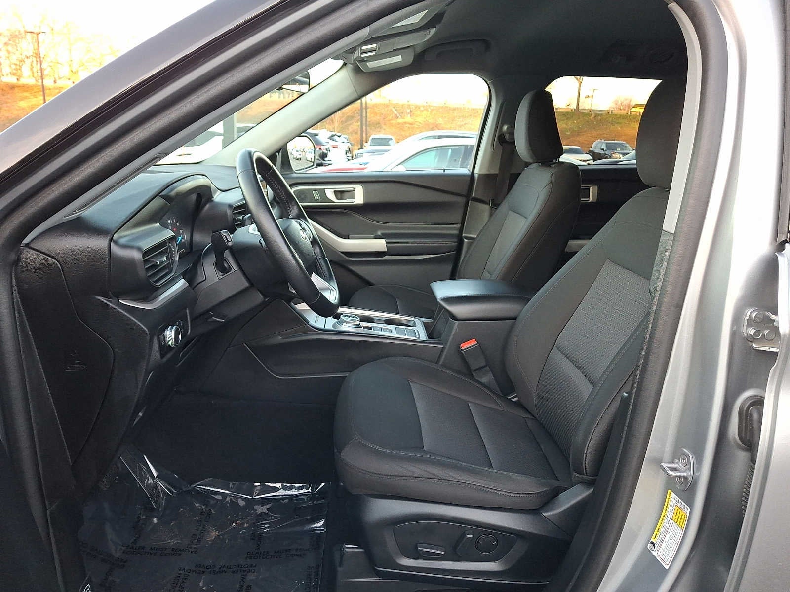 2023 Ford Explorer XLT RWD