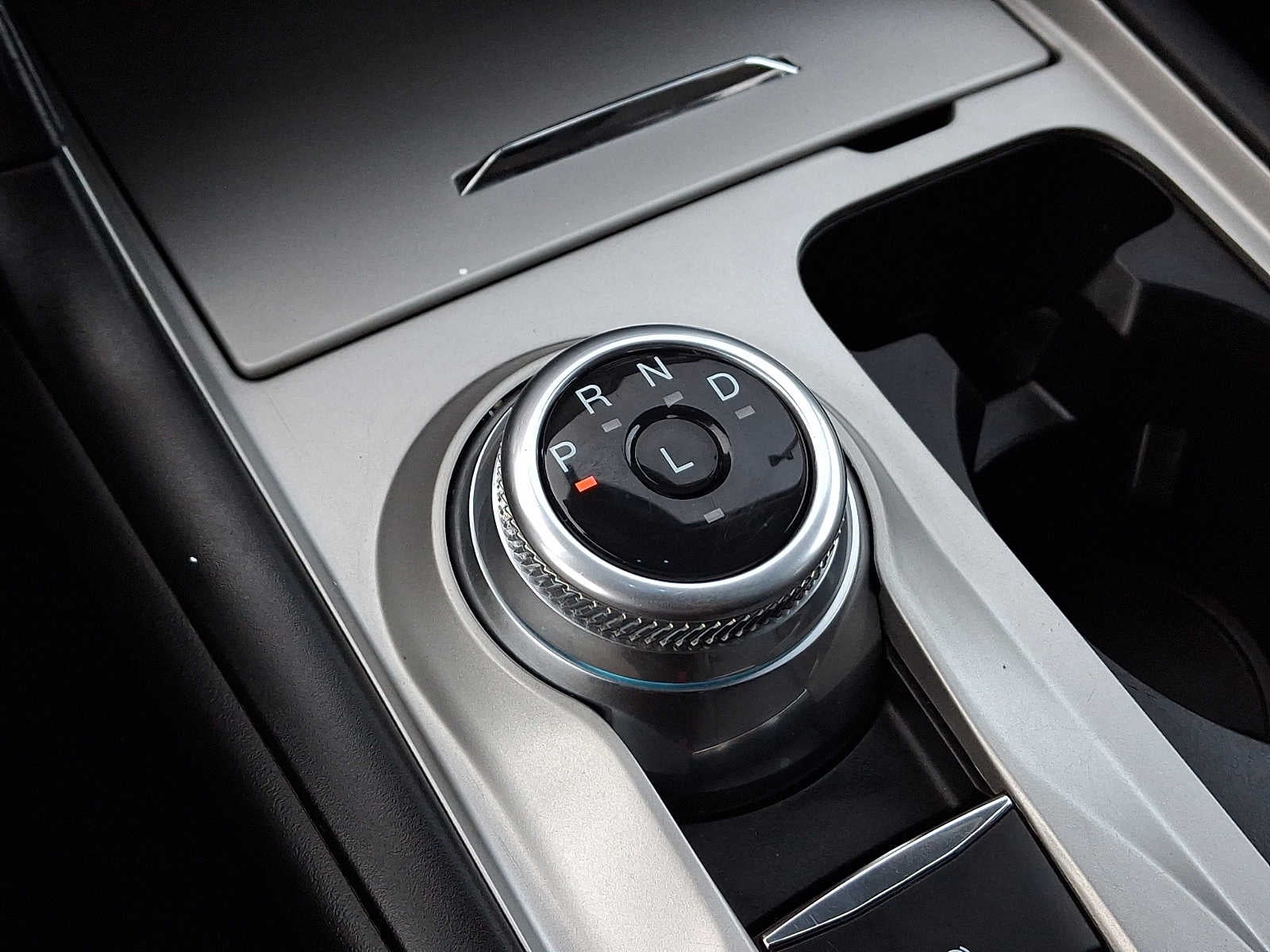 2023 Ford Explorer XLT RWD