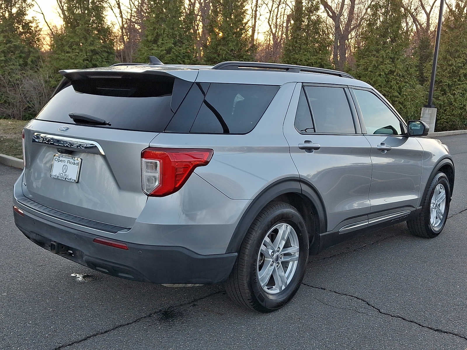 2023 Ford Explorer XLT RWD