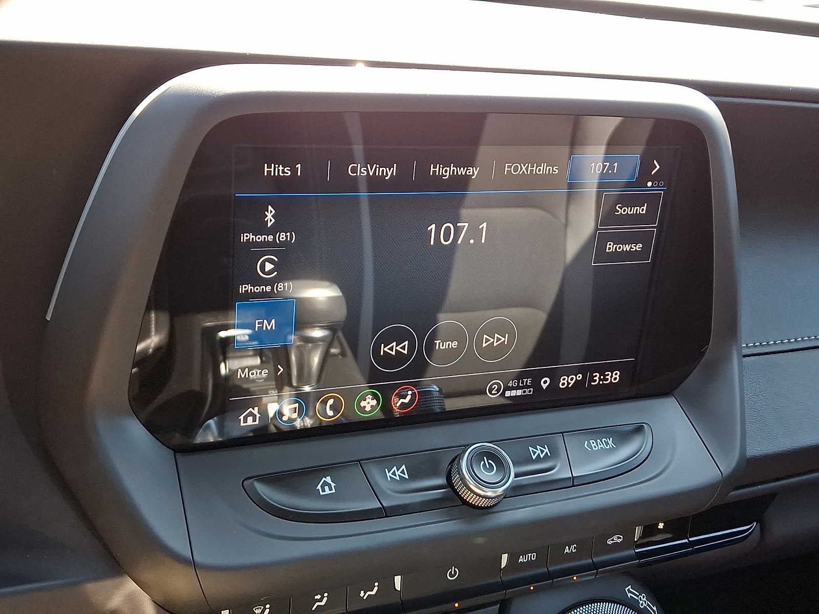 2021 Chevrolet Camaro 2dr Cpe 1LT